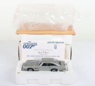 Danbury Mint 1:24 scale model James Bond 007 Aston Martin DBR,