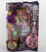 Monster High ClawVenus Freaky Fusions 2013 New in Box Doll Mattel.
