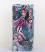 Monster High Draculaura Haunted Daughter of Dracula 2014 New in Box Doll Mattel.