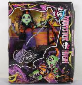 Monster High Casta Fierce 2014 New in Box Doll Mattel.