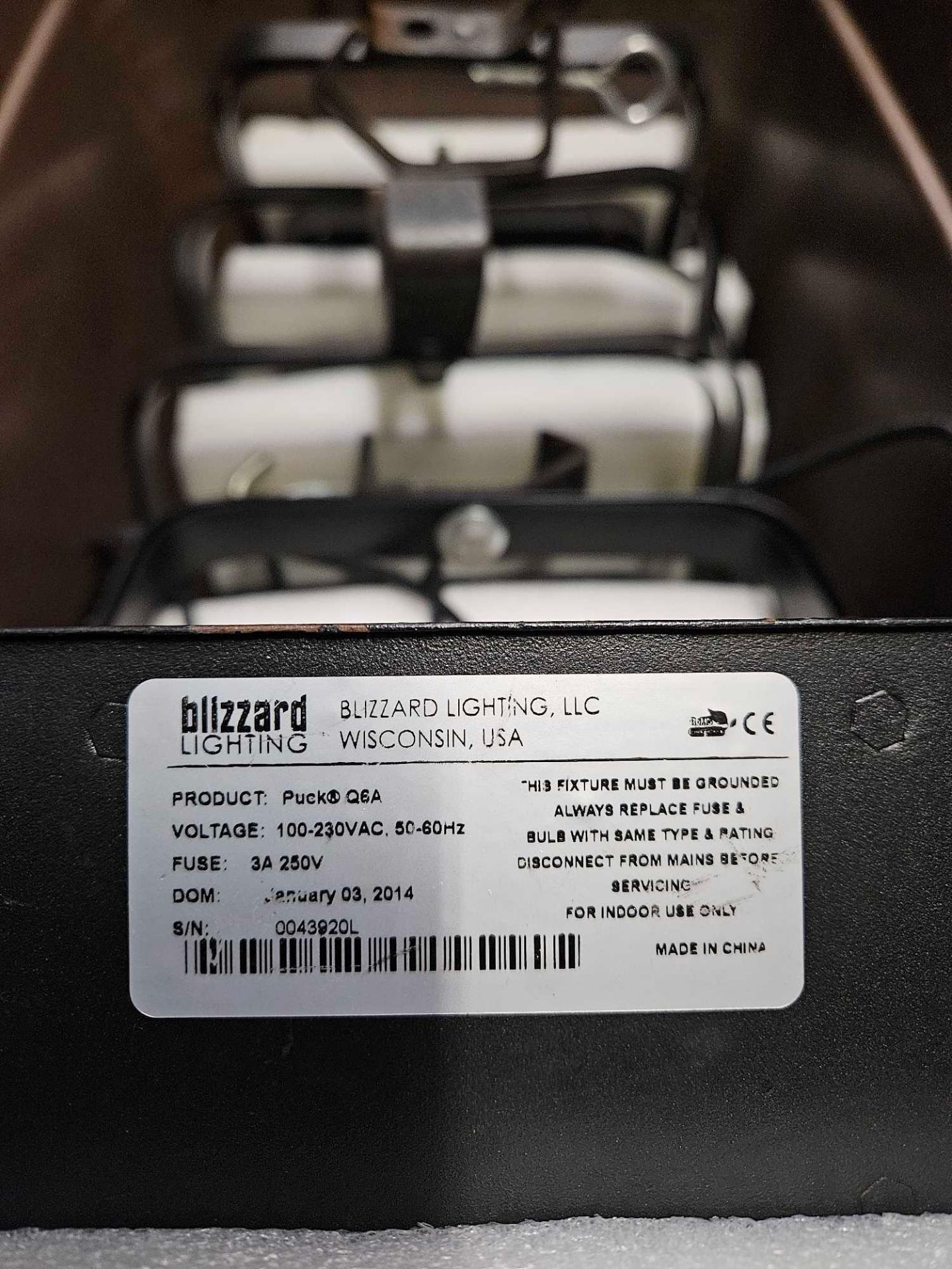 Lot of (4) LED Puck flat PAR lights m/n Q6A - Image 2 of 2