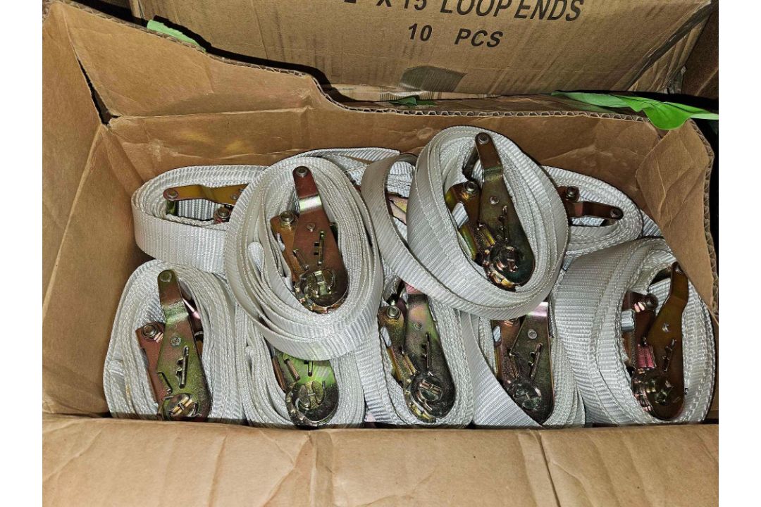 Lot of assorted straps and ratchets - Image 2 of 2