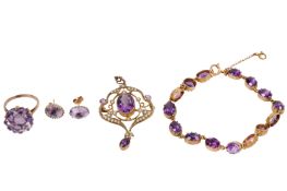AN AMETHYST COLLECTION OF JEWELLERY