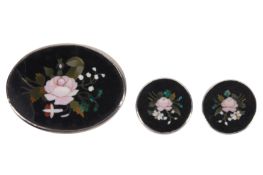 A PIETRA DURA BROOCH/PENDANT AND STUD EARRINGS SUITE