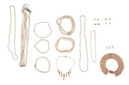 A GROUP OF PEARL AND PEARL IMITATION JEWELLERY