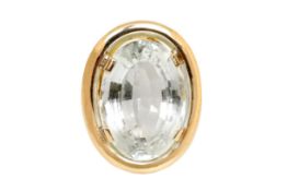 AN AQUAMARINE RING