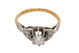 A SINGLE-STONE DIAMOND RING