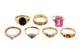A COLLECTION OF SEVEN RINGS