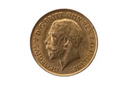 GEORGE V (1910 - 1936), 1914 HALF SOVEREIGN.