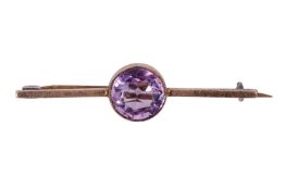 AN AMETHYST BAR BROOCH