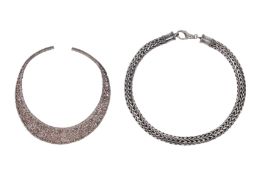 A ROPE NECKLACE AND A SILVER CHOKER NECKLACE