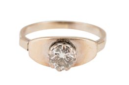 A SINGLE-STONE DIAMOND RING