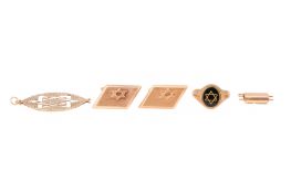 A COLLECTION OF JUDAICA JEWELLERY