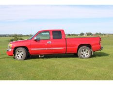 2004 GMC Sierra SLE 2 Wheel Drive Extended Cab Pickup