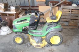 JD LA130 Lawn Tractor w/ 48 In. Deck