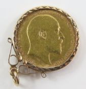 A King Edward VII 1910 full sovereign, in 9ct gold