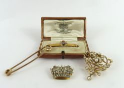 A 9ct gold naval sweetheart brooch set with split