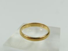 A 22ct gold wedding band, finger size Q, 3.2g gros