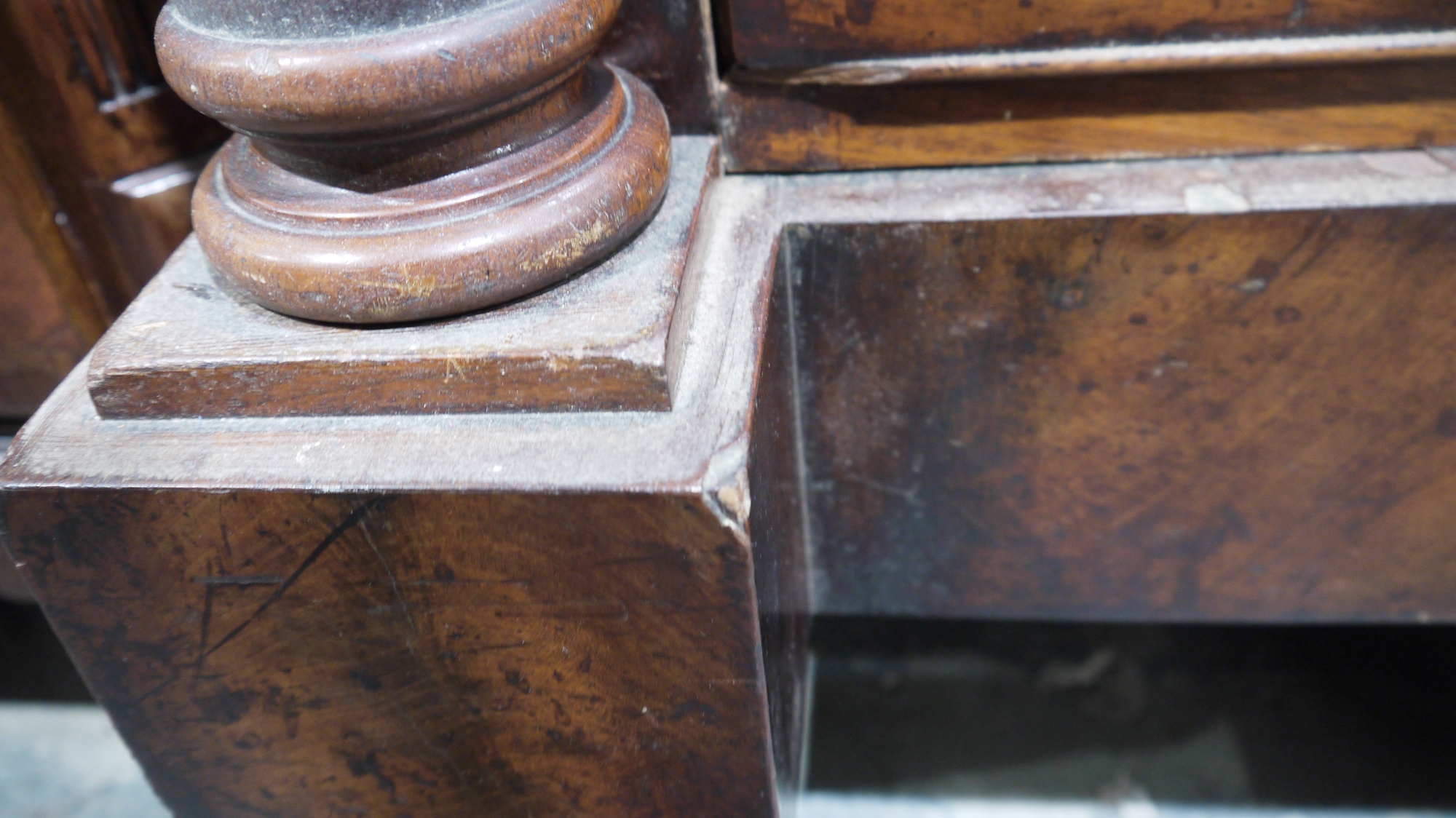 Victorian mahogany chest of drawers having a concealed frieze drawer, over three short and  three - Image 8 of 61