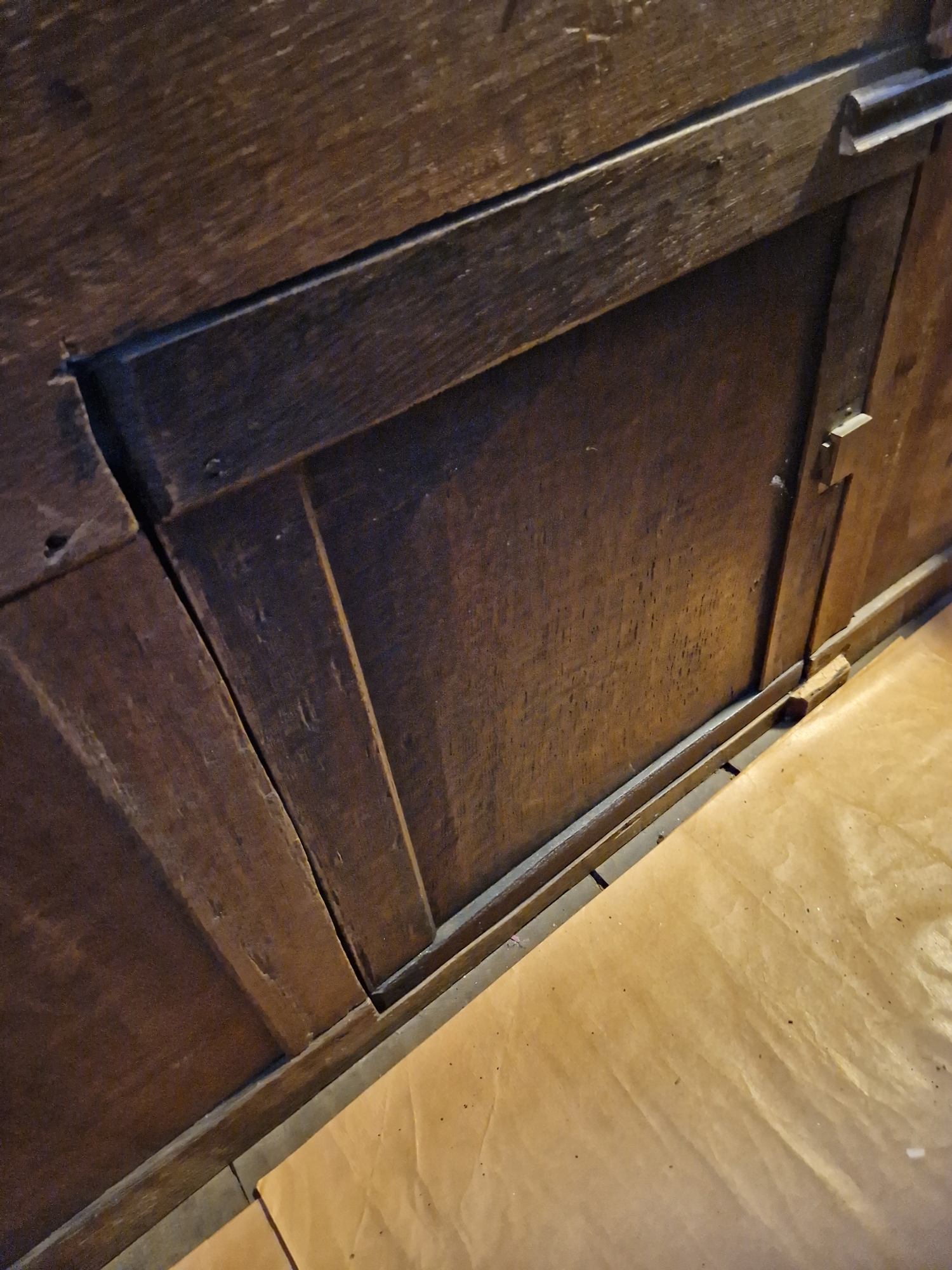 Antique oak coffer, the planked top with lunette frieze, the three-framed panel front scroll - Image 20 of 27