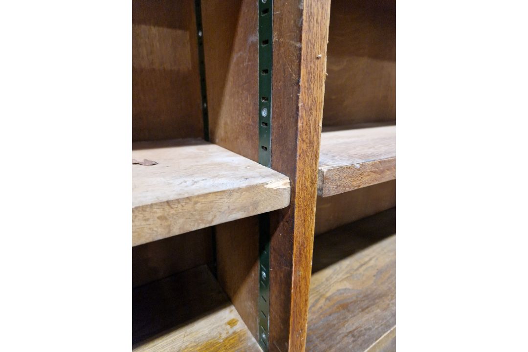 Unusually large oak bookcase, three section having 14 adjustable shelves, 172cm high x 310cm wide - Image 7 of 23