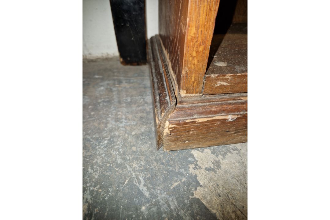 Unusually large oak bookcase, three section having 14 adjustable shelves, 172cm high x 310cm wide - Image 23 of 23