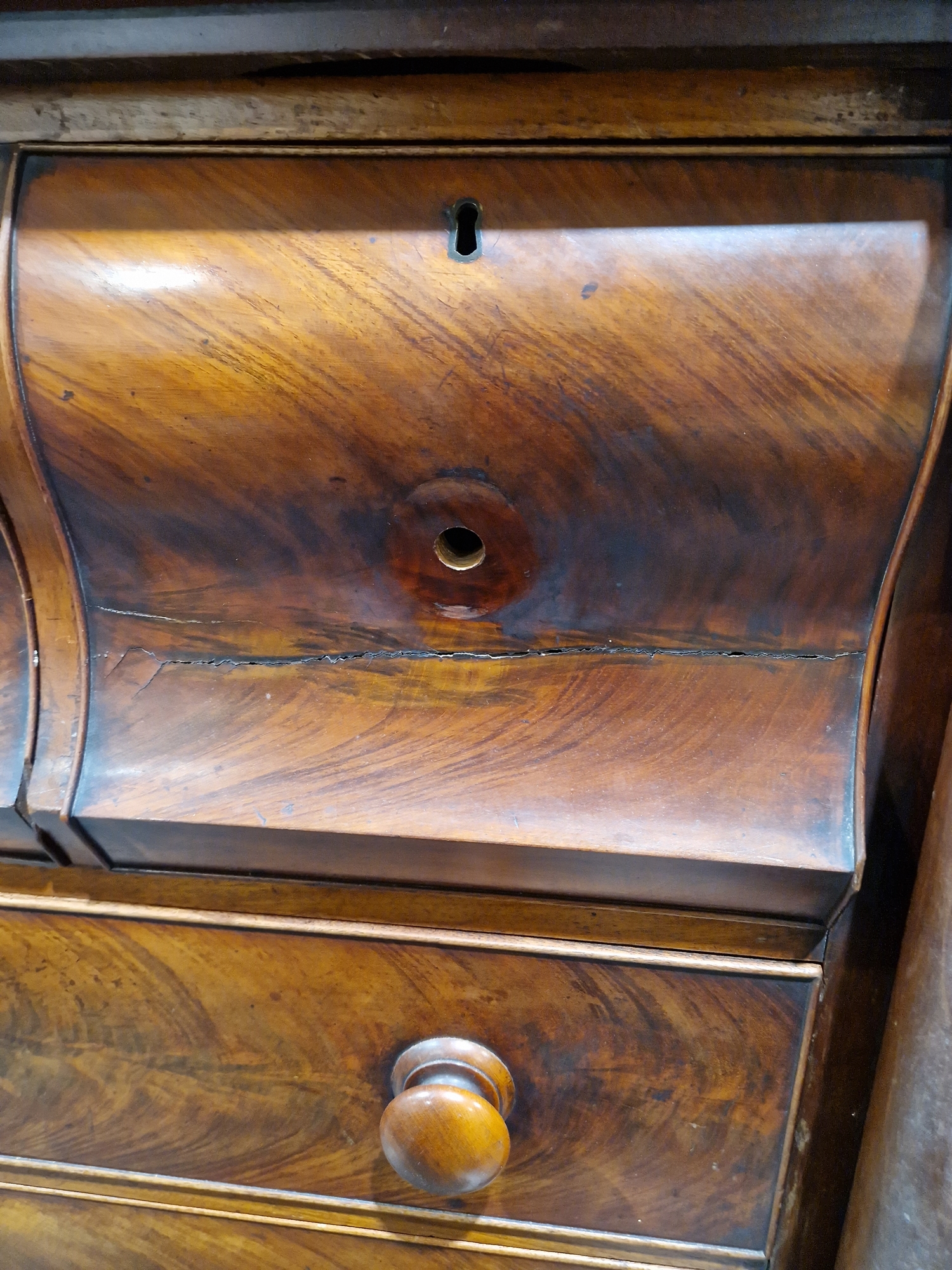 Victorian mahogany chest of drawers having a concealed frieze drawer, over three short and  three - Image 41 of 61