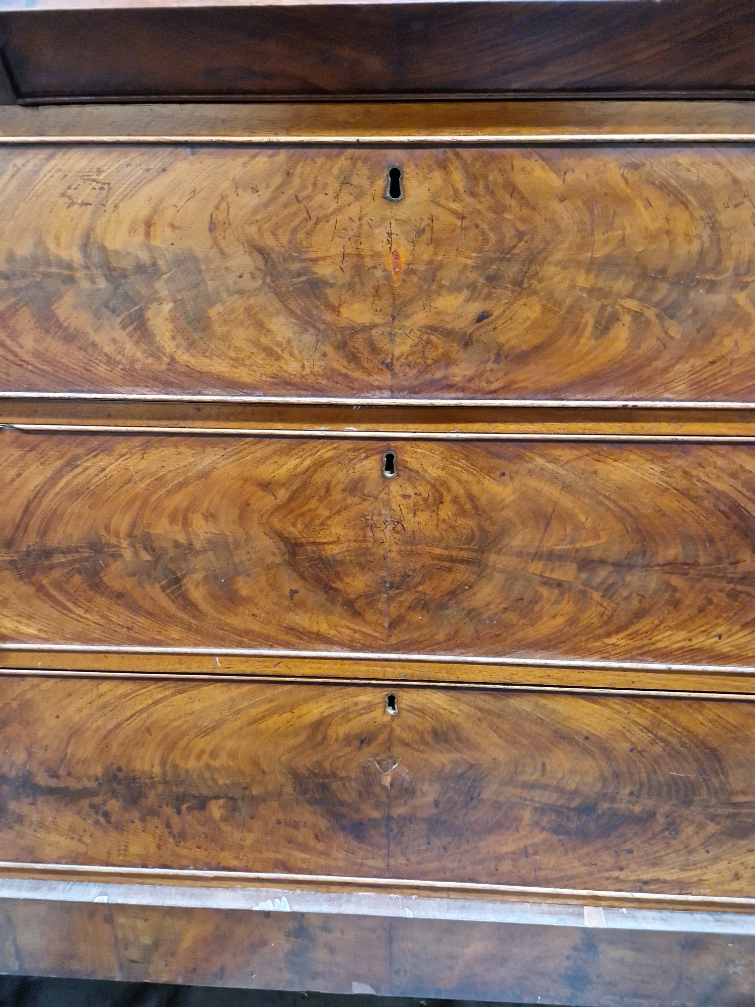 Victorian mahogany chest of drawers having a concealed frieze drawer, over three short and  three - Image 43 of 61