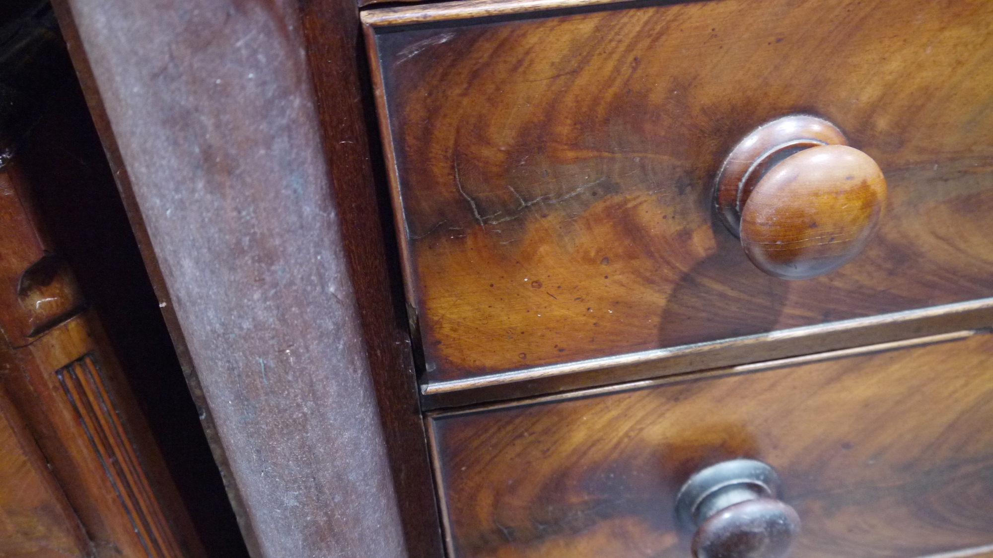 Victorian mahogany chest of drawers having a concealed frieze drawer, over three short and  three - Image 17 of 61