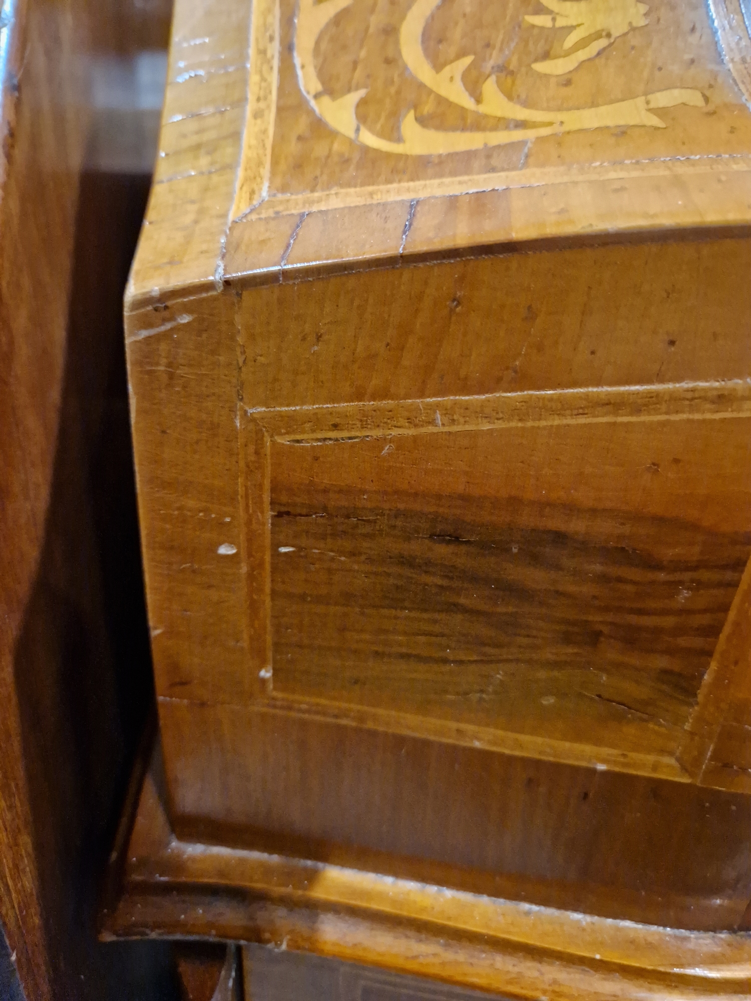 Reproduction marquetry inlaid bureau, the fall-front enclosing two fitted drawers and pigeonholes - Image 17 of 34