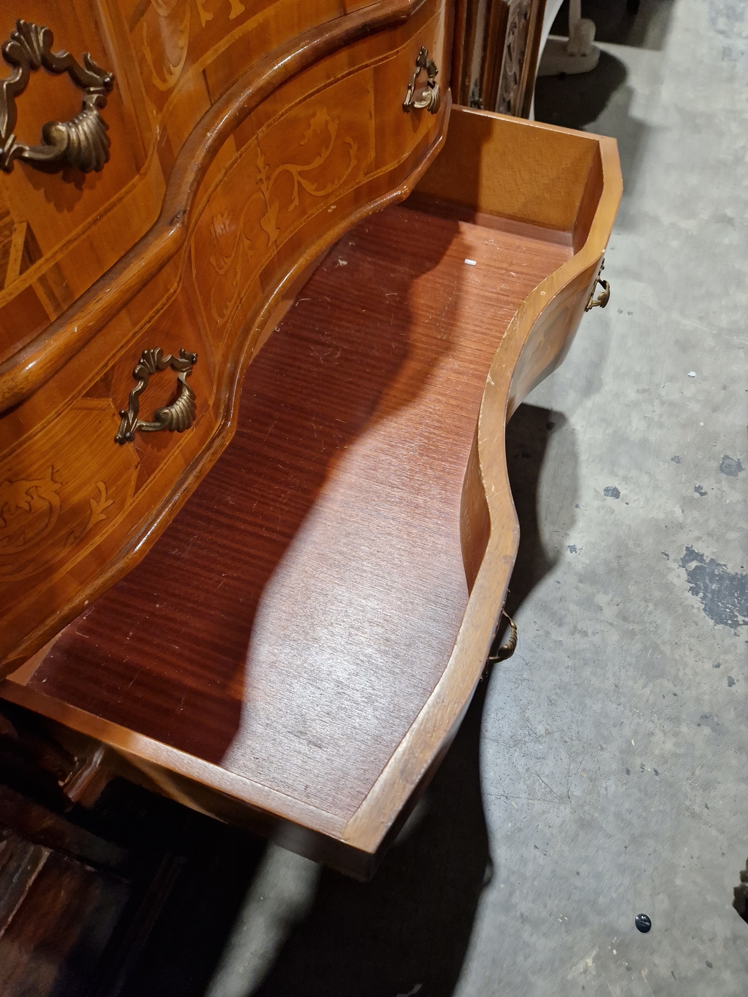 Reproduction marquetry inlaid bureau, the fall-front enclosing two fitted drawers and pigeonholes - Image 24 of 34