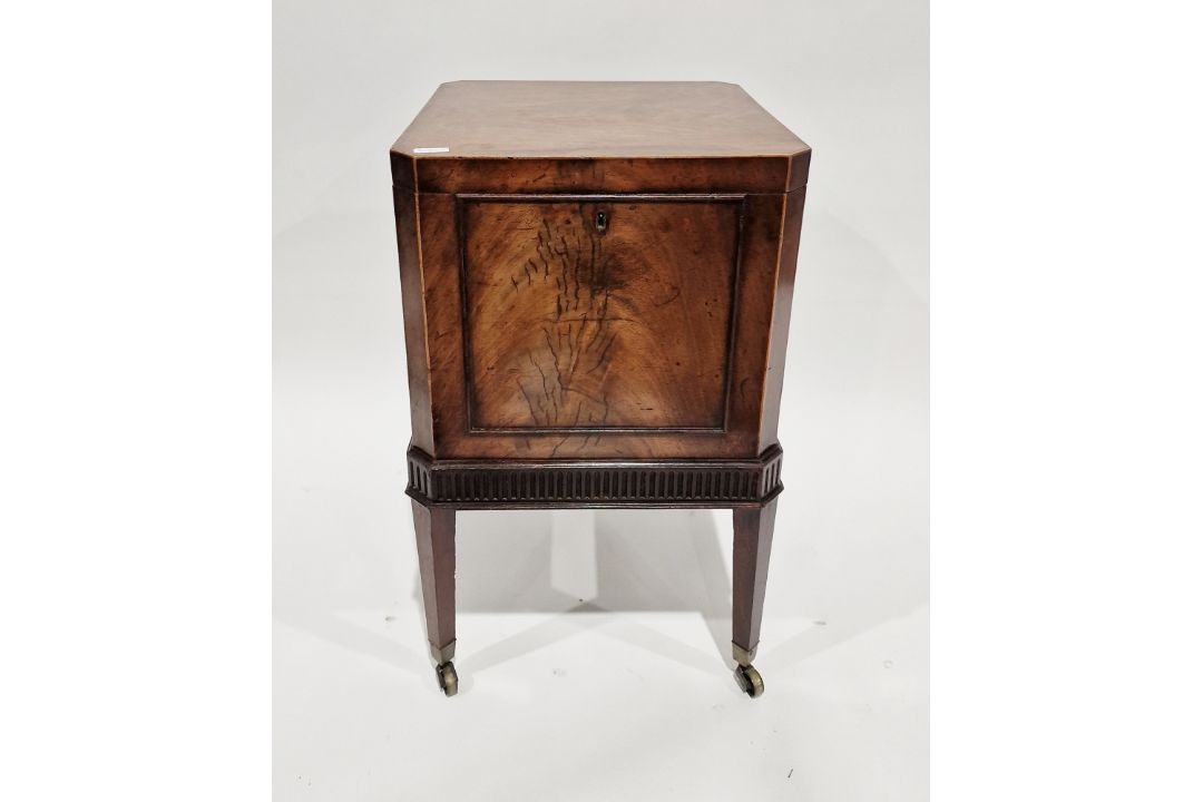 Georgian mahogany cellarette with canted corners, the lid opening to reveal a later tray with five - Image 1 of 2