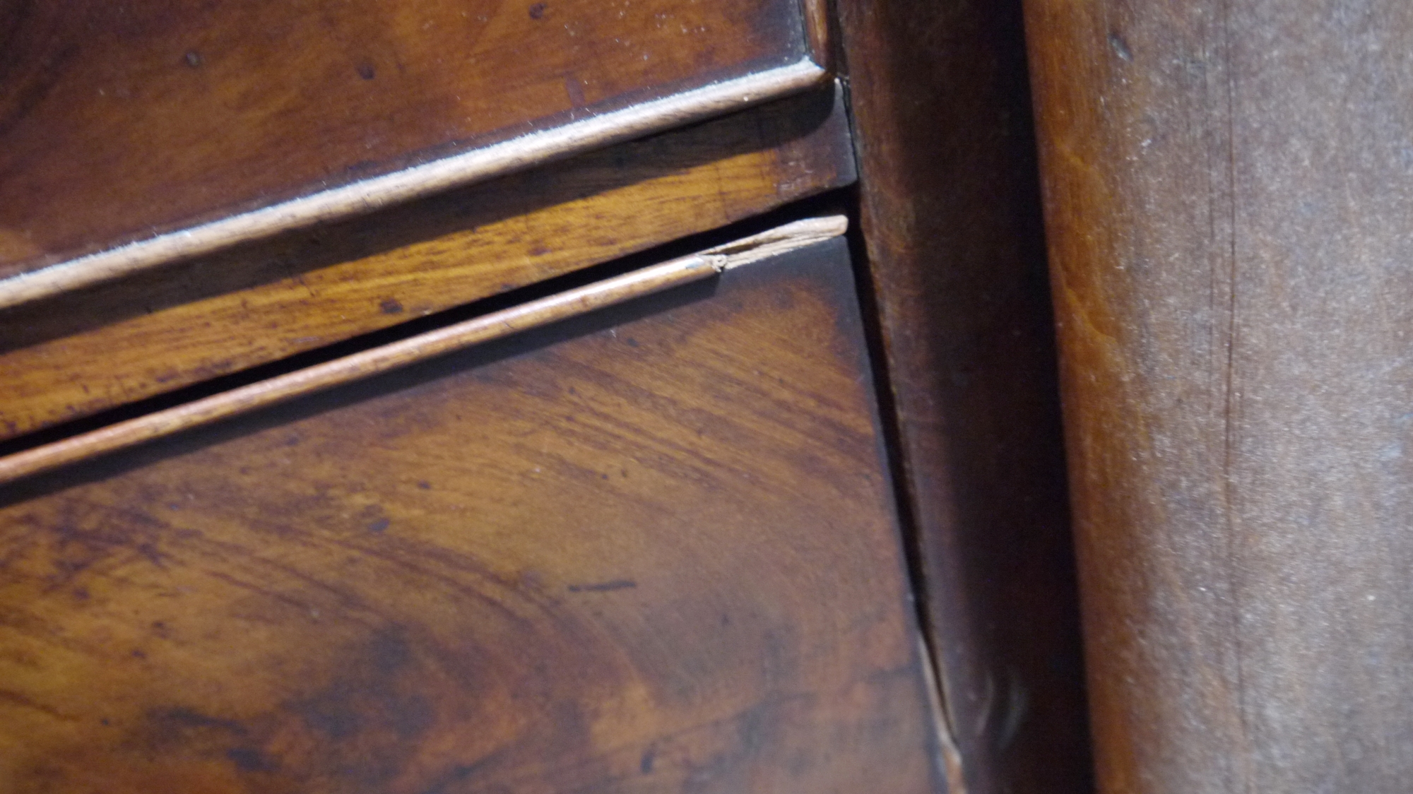 Victorian mahogany chest of drawers having a concealed frieze drawer, over three short and  three - Image 16 of 61