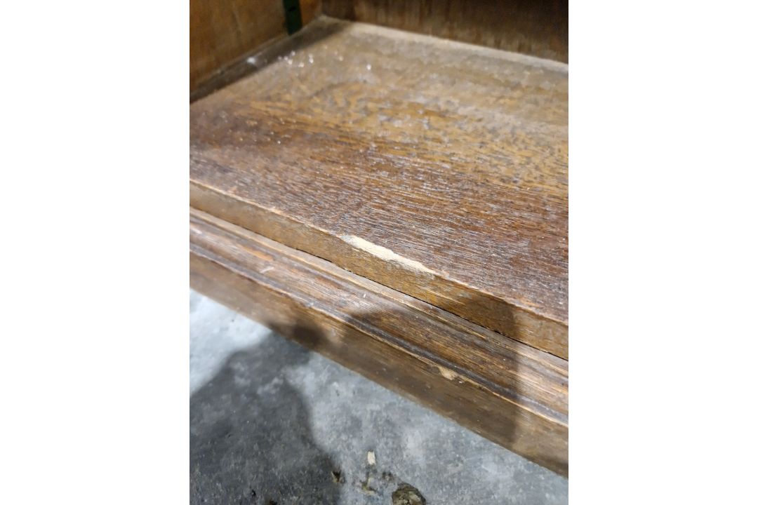 Unusually large oak bookcase, three section having 14 adjustable shelves, 172cm high x 310cm wide - Image 20 of 23