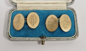 Pair 9ct gold chain-pattern cufflinks, each oval with initials, cased