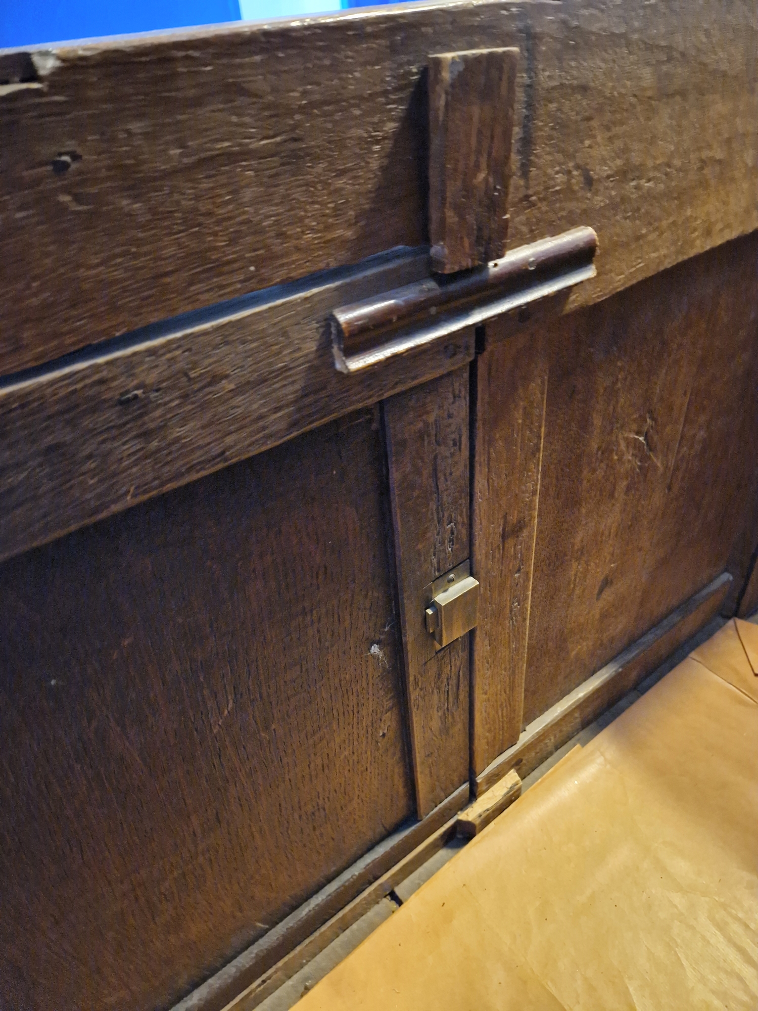 Antique oak coffer, the planked top with lunette frieze, the three-framed panel front scroll - Image 19 of 27