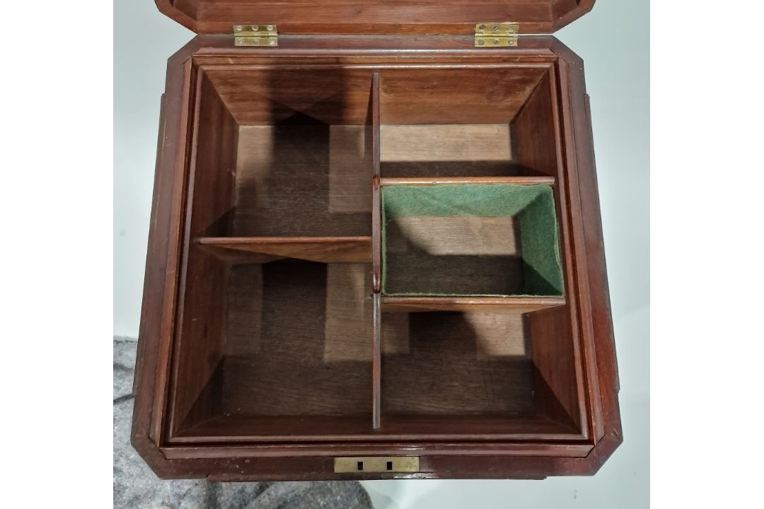 Georgian mahogany cellarette with canted corners, the lid opening to reveal a later tray with five - Image 2 of 2