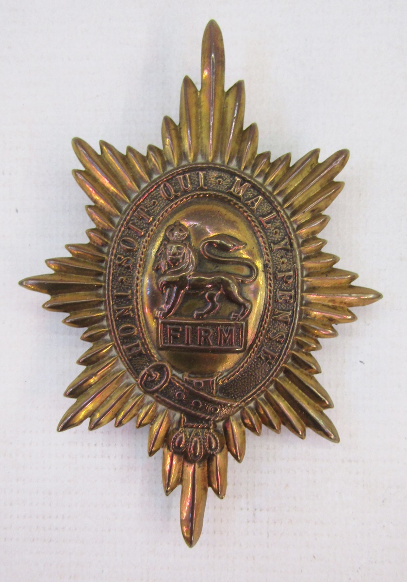 Collection of Worcestershire Regiment items to include a wall plaque, blazer badges and car badges - Image 4 of 10