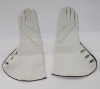 Quantity lady's, kid, embroidered, lace and other gloves, belts, ties and other accessories (1 box)