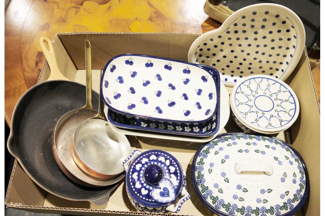 Small collection of Polish Boleslawiec stoneware to include a polka dot decorated heart-shaped