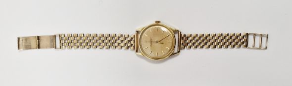Vintage gent's 18ct gold cased International Watch Company wristwatch, the circular gilt dial with