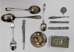 Silver Yard-o-led pencil, a silver spoon by Wakeley & Wheeler, London 1921 with a gothic 'A' to