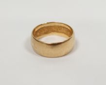 18ct gold wide wedding band, 6g, size O1/2