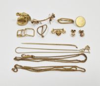 Length of gold chain (broken), sundry gold-coloured metal items, brass horse head, horseshoe