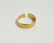 22ct gold wedding ring (cut), 2.9g approx.