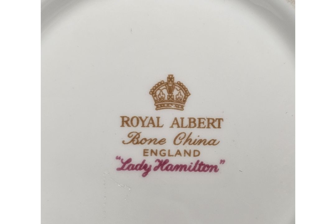 Royal Albert 'Lady Hamilton' pattern bone china part tea service including teacups and saucers, side - Image 3 of 4