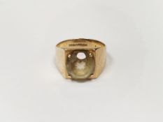 9ct gold and citrine dress ring, the yellow cut circular stones claw set, on square mount, approx
