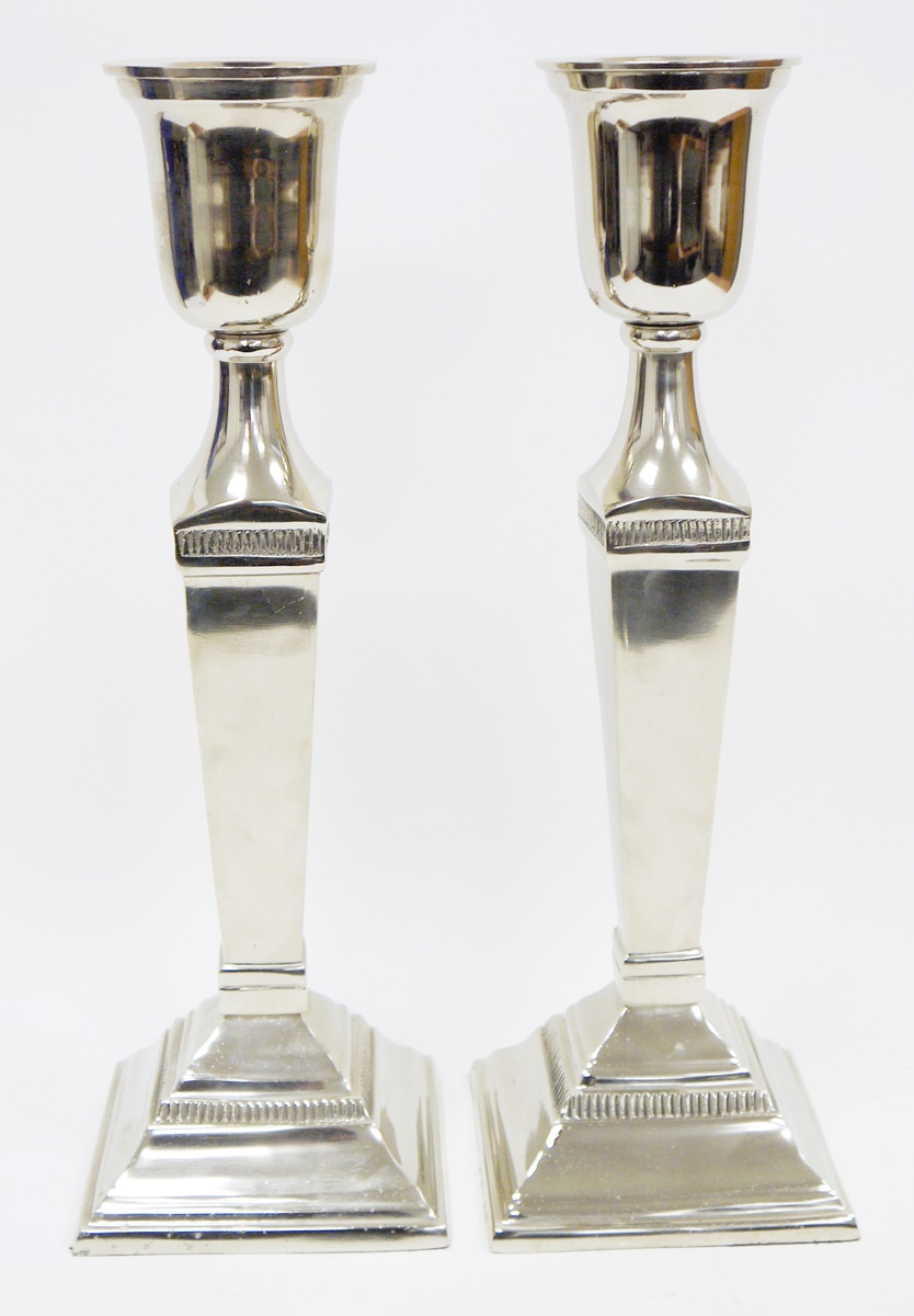 Pair of Covent Garden Trading Company white metal urn-shaped column candlesticks, each surmounting a - Image 2 of 2