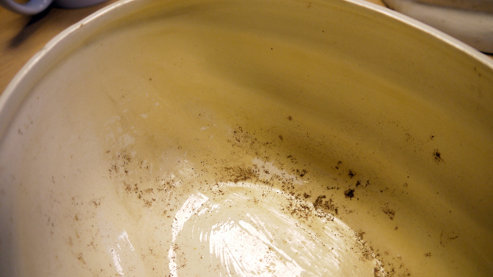 English creamware melon sauce tureen, cover and fixed stand, circa 1775, impressed LP incised 2 - Image 10 of 15