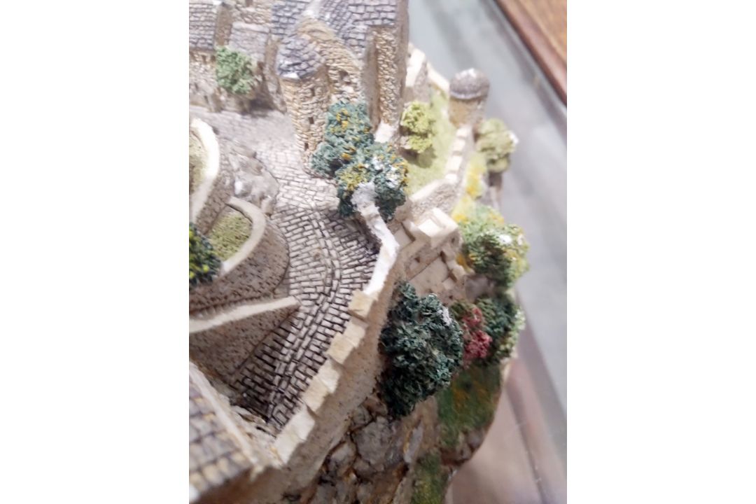 Collection of Lilliput Lane models of houses, castles and villages, including Britain's Heritage, - Image 2 of 16